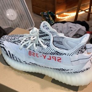 DEADSTOCK Yeezy Boost 350 V2 Zebras